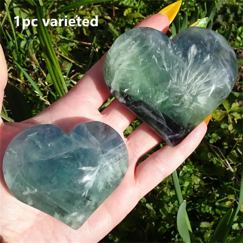 

Коллекция кристаллов из флюорита в форме сердца