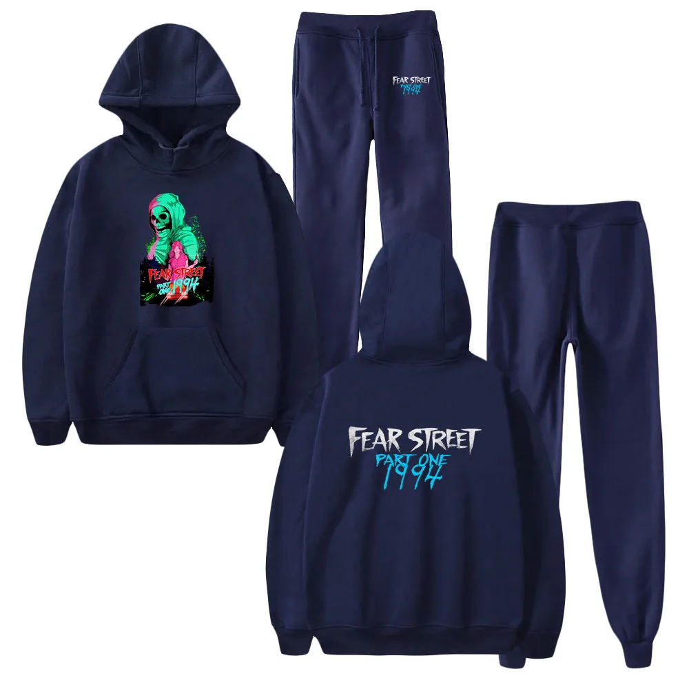 

Костюм спортивный из двух предметов: пуловер и штаны