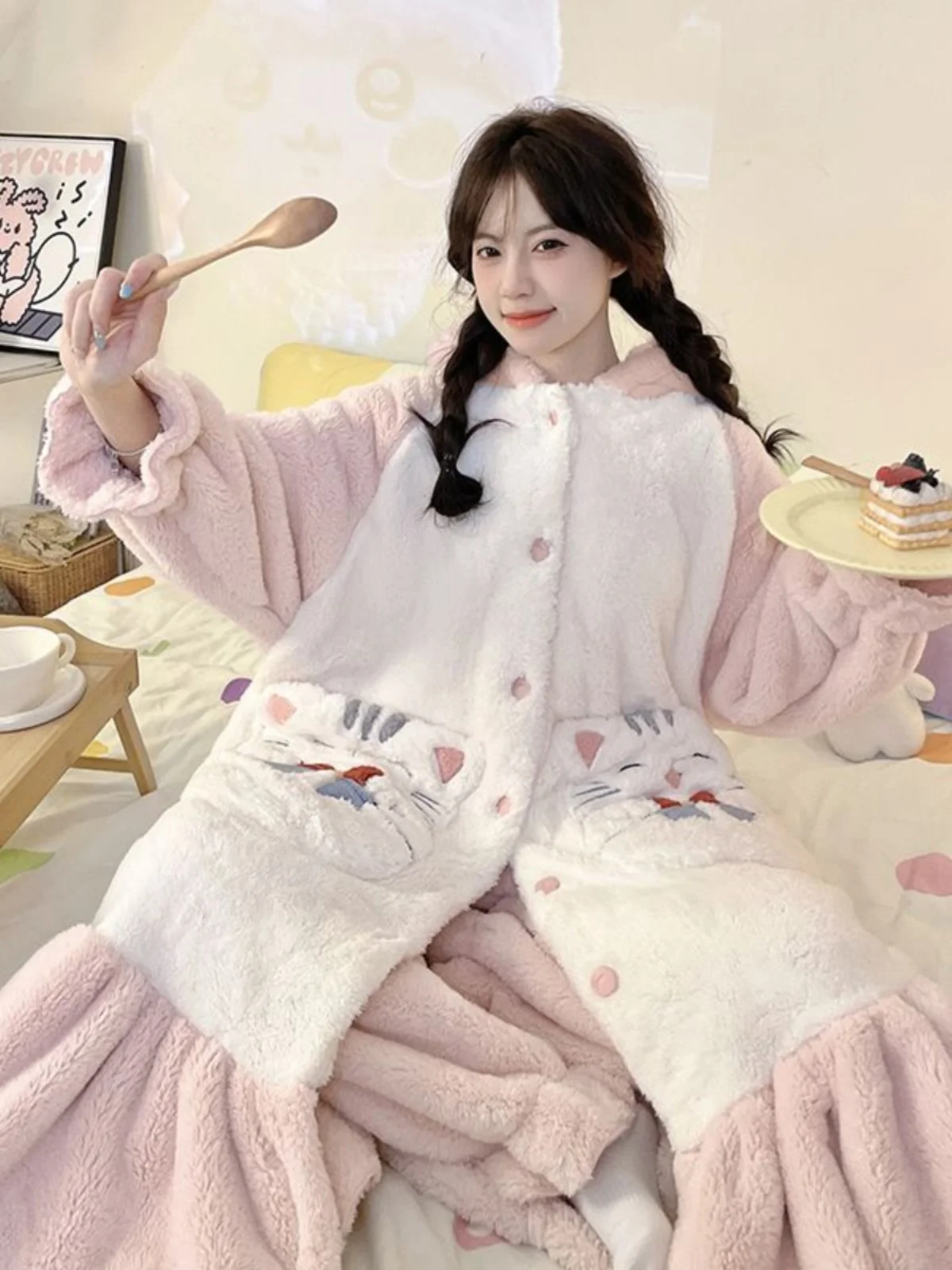 Plus Size Coral Fleece Mid-Length Can Be Worn outside Warm Pajamas Women Winter Fleece-lined Thickened Sweet Contrast Color H...