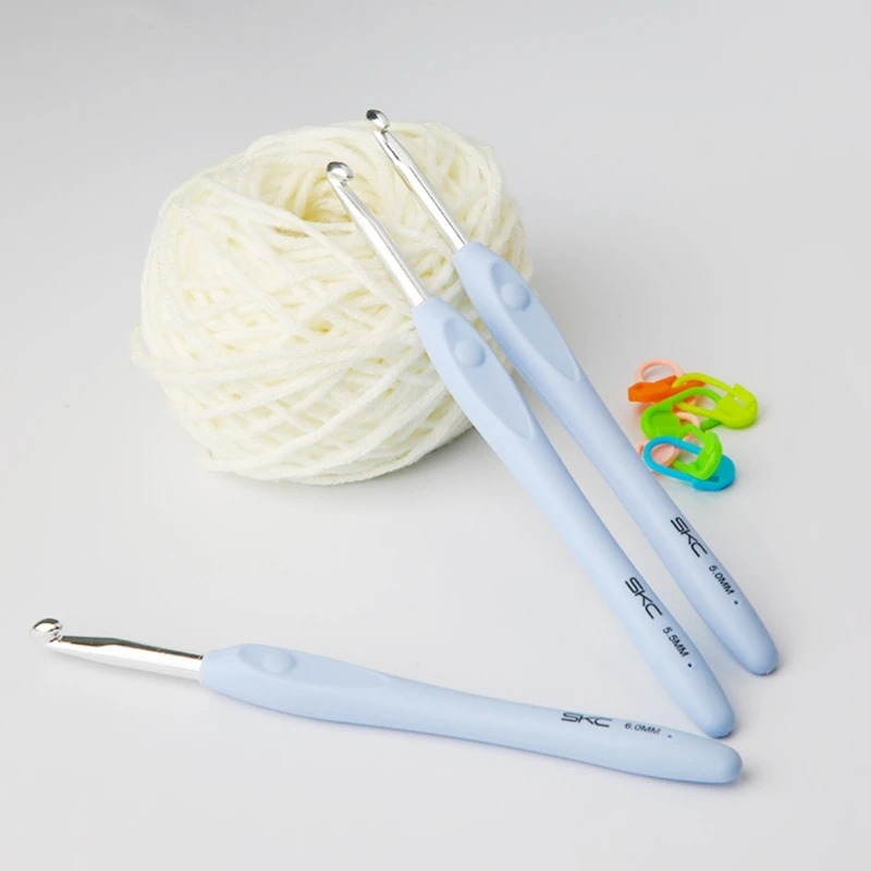 

10Pieces Crochet Hooks Set for Beginners Aluminum Crochet Needles 1.5MM-6MM Size Rubber Handle Knitting Hooks for Mom
