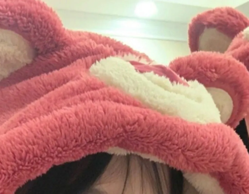 Girl Winter Thin Nightgown Length To Shank Polyester Warm Comfortable Strawberry Bear Leisure Wear With A Hat And Paw Pocket