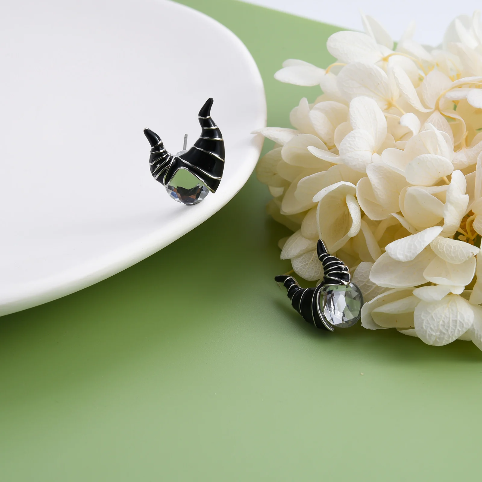 Villain Earrings Maleficent Trendy Jewelry Party Stud Earrings Women Gift Cosplay Witch Horns Crystal Earring Enamel Black Queen