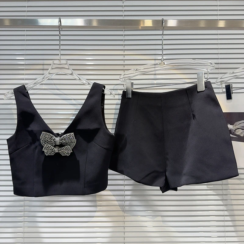 Женские костюмы с V-образным вырезом DEAT однотонные топы на молнии бантом и шорты