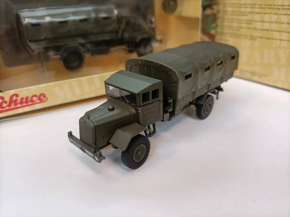 

Модель армейского транспортера Schuco 1 87 BENZ LKW LG 315 BW