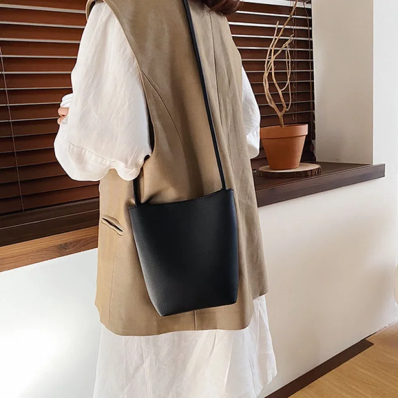 

Cowhide Women's Bag Small Bag 2023 New Trendy Korean Version Simple Shoulder Bag All-match Messenger Bag Female Bucket Bag