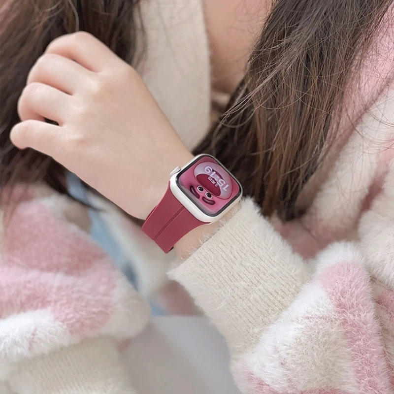 

Silicone Strap for Apple Watch Band Ultra 49mm 45mm 44mm 38mm 41mm Adjustable Magnetic Buckle Watchband for Series 8 7 6 SE 5 4