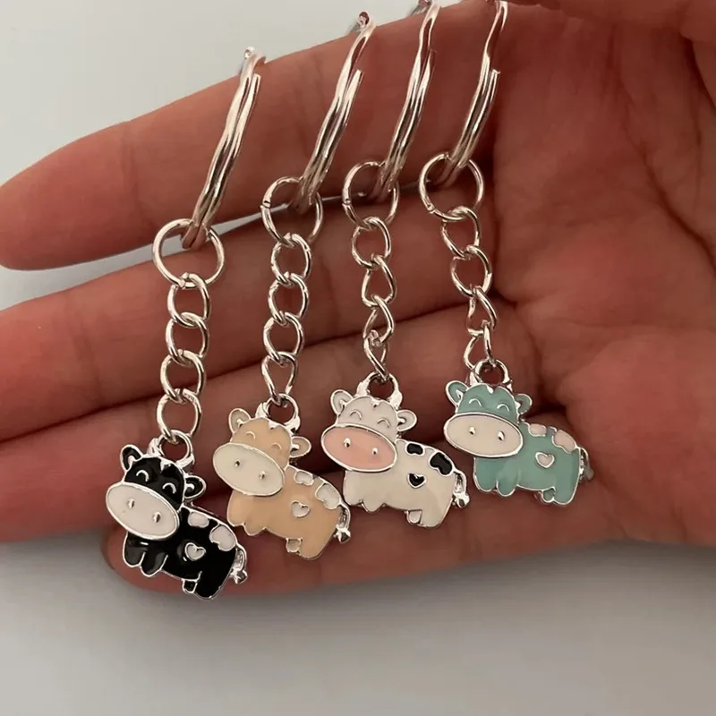 

Novel Cow Key Chain Personalized Enamel Charm Cow Key Chain Unisex Gift Jewelry for Mother and Friends