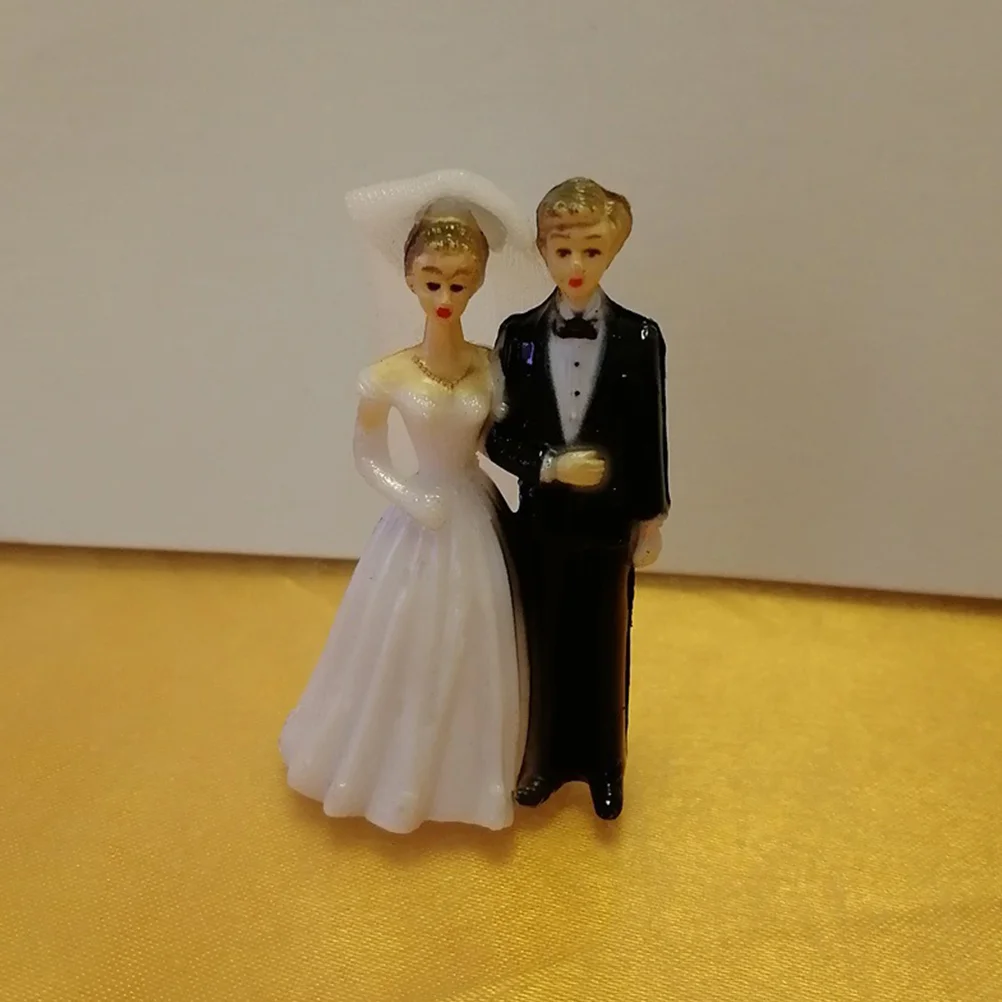 

6 Pcs Couple Adorn Wedding Ornament Miniature Dolls Valentine's Day Decor Figurines Resin Statue Cakes