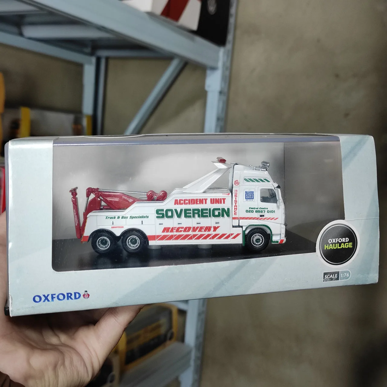 Фото Литая под давлением модель автомобиля из сплава OXFORD CMG Volvo FH в масштабе 1:76 №2