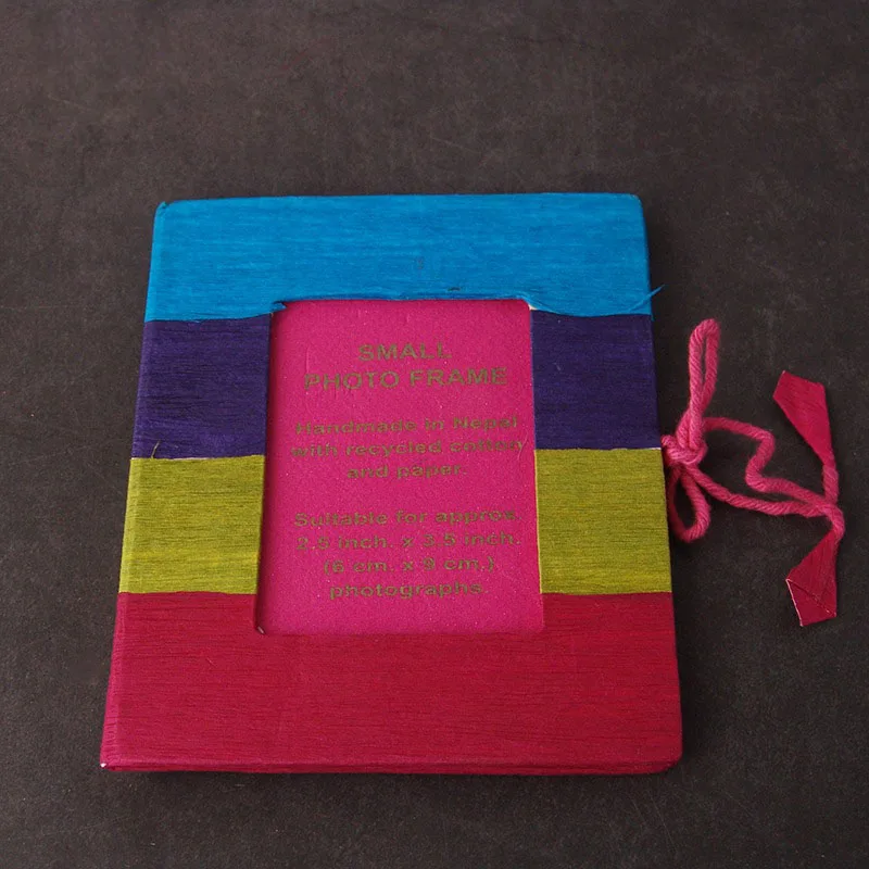 Цветная бумажная фоторамка