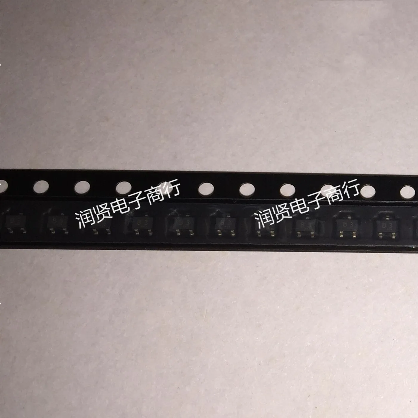 50PCS 1SS301 1SS301 SOT323 Brand new original transistor chip