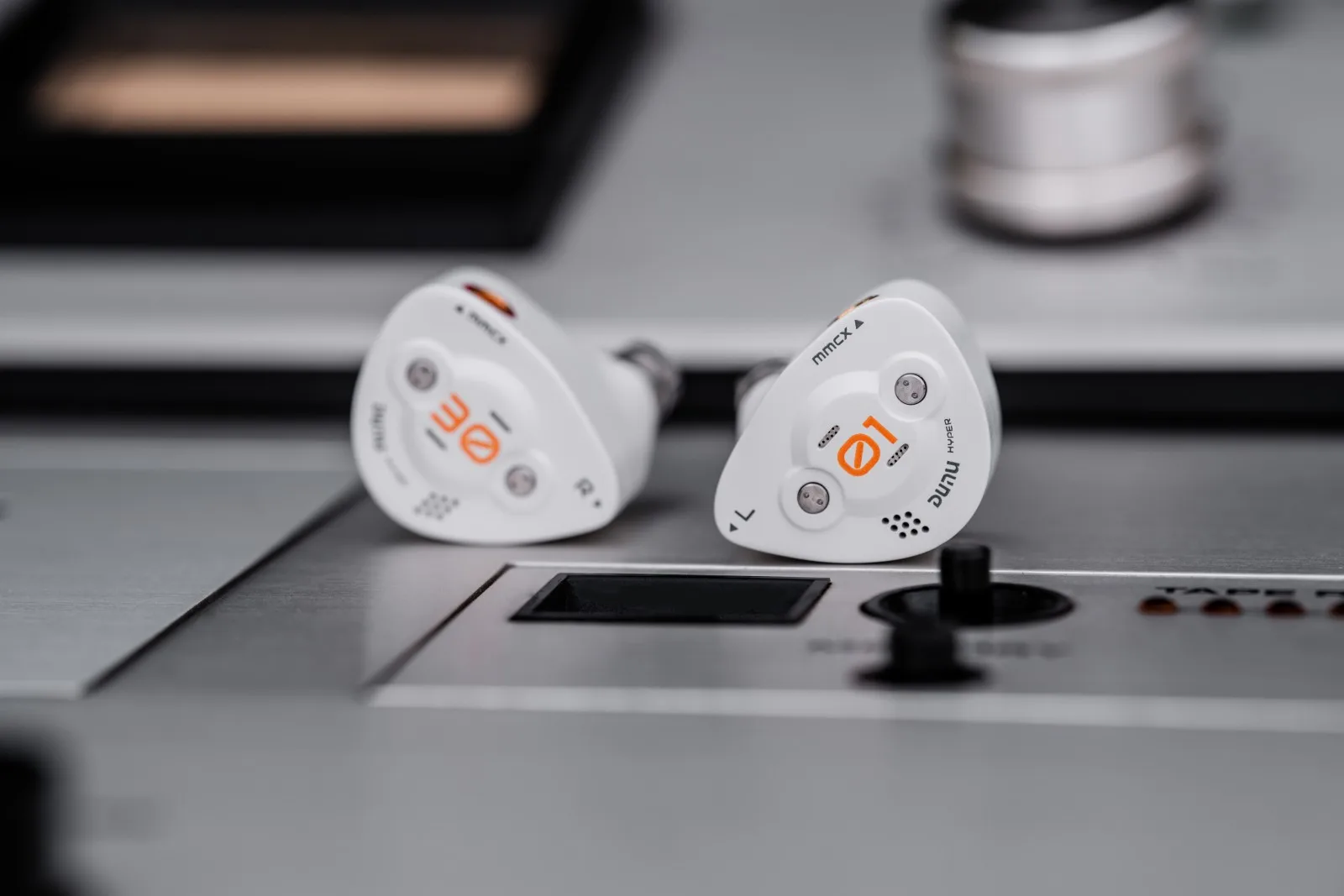 Предварительный заказ DUNU DK3001BD 9-Driver Tribrid IEM Hifi