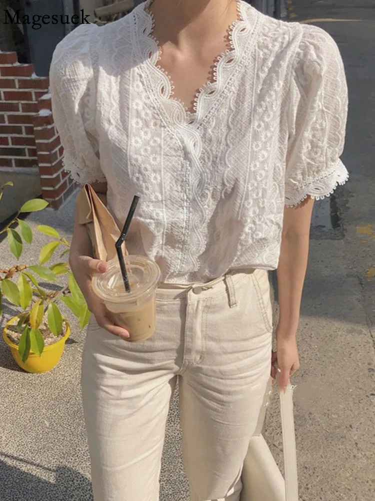 

Summer Vintage Lace Blouse Women Shirt Sweet Cotton Lady's Short Sleeve Top Puff Sleeve V-neck Chiffon Slim Pullover Shirt 19250