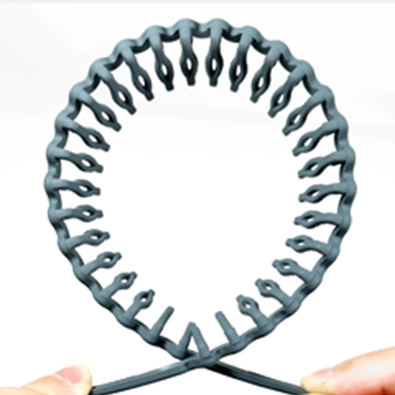 Рисунок 3 - Черный зажим для волос