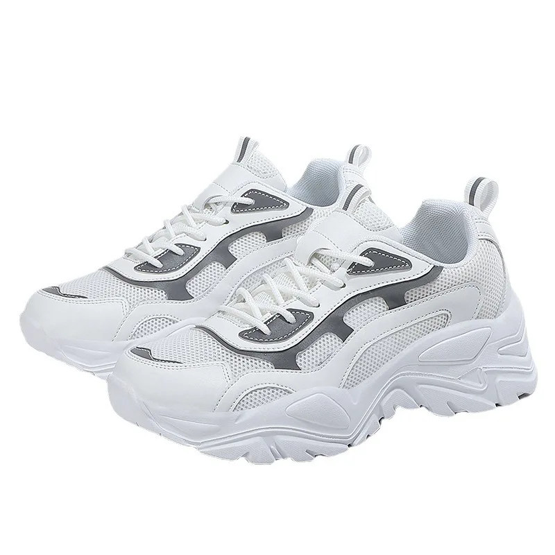 Женские кроссовки с ремешком модные легкие на толстой подошве со