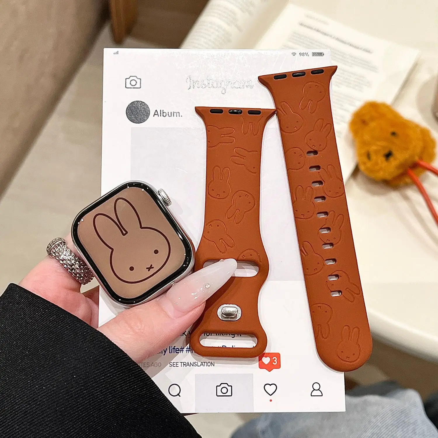Фото Силиконовый ремешок для часов с рисунком Miffy, совместимый с Apple Watch S11 S10 9 Ultra, милый сменный ремешок для Iwatch, новый, милый, в стиле Kawaii №2