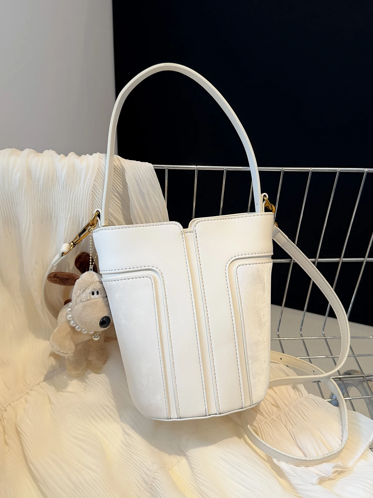 Летняя супер популярная женская сумка 2024 новая модная универсальная