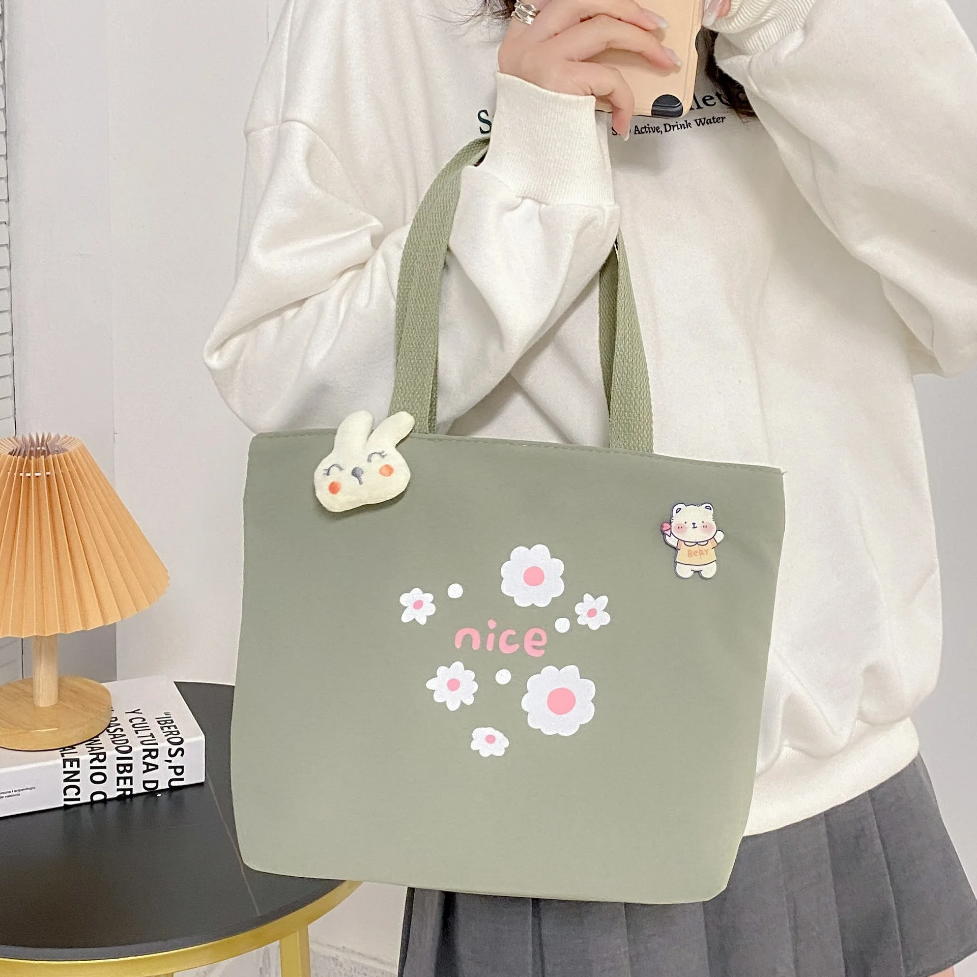 Симпатичная маленькая тканевая сумка