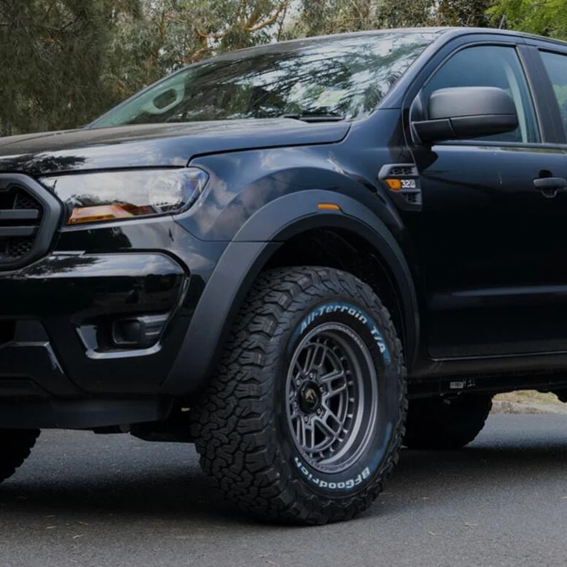 

Wheel Arch Mudguards Fender Flares For Ford Ranger XL, XLT, Wildtrak 2015 2016 2017 2018 with a stylish amber reflector