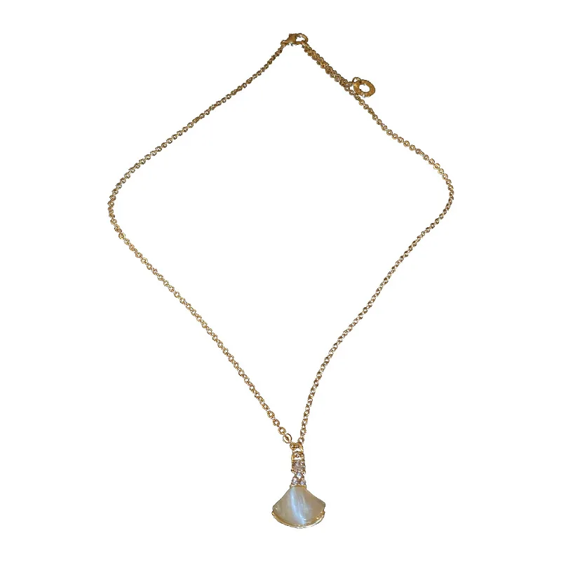 

New Fan-shaped Pendant Titanium Steel Necklace Women's Design Sense Fashion Collar Chain Personality Simple Girlfriend Gift