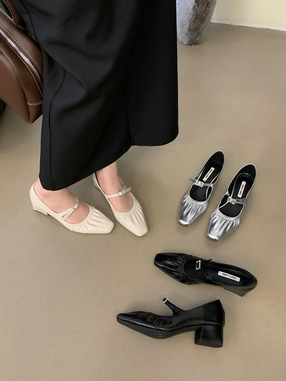 Женские туфли-лодочки с круглым носком черные серебристые бежевые туфли без
