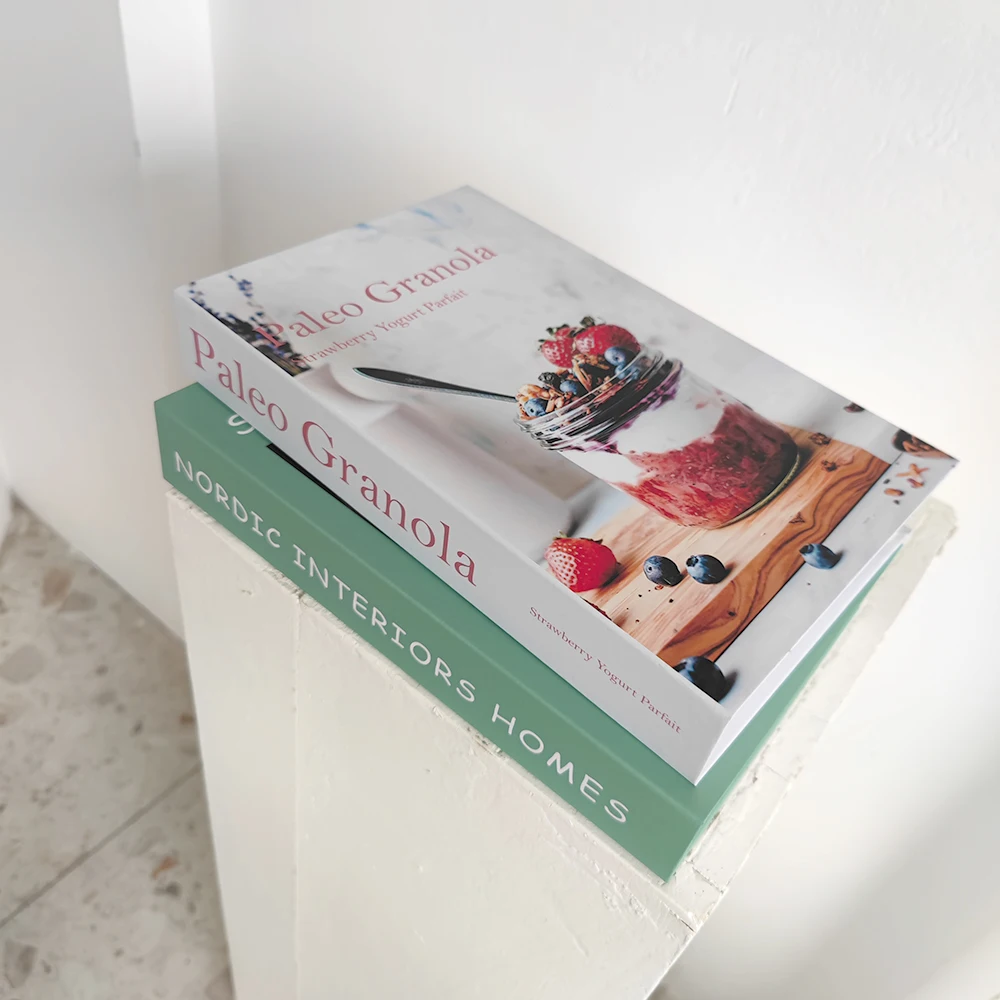Фальшивые книги Ins Fashion для украшения дома, декорирования кофейного стола, имитации моделей и отделки номеров в отелях.
