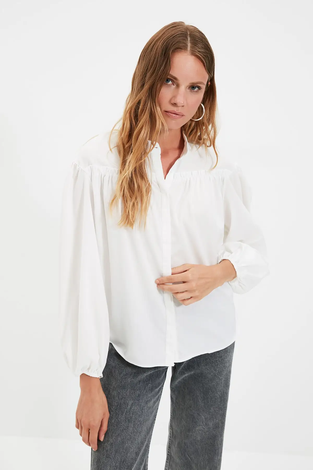 

Trendyol Upright Collar Blouse TWOAW22BZ0559