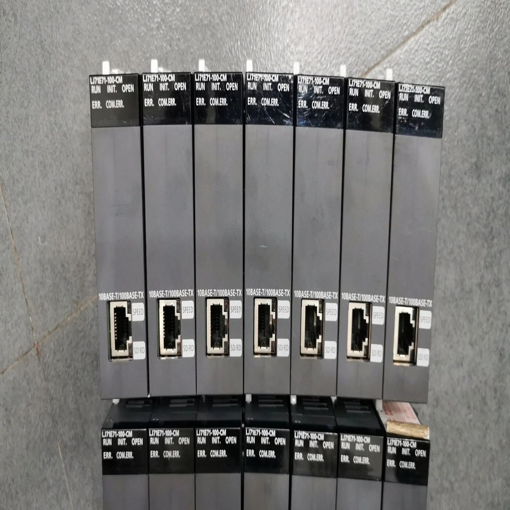 

Флуоресцентная лампа LD77MS16, флуоресцентный модуль Mitsubishi PLC