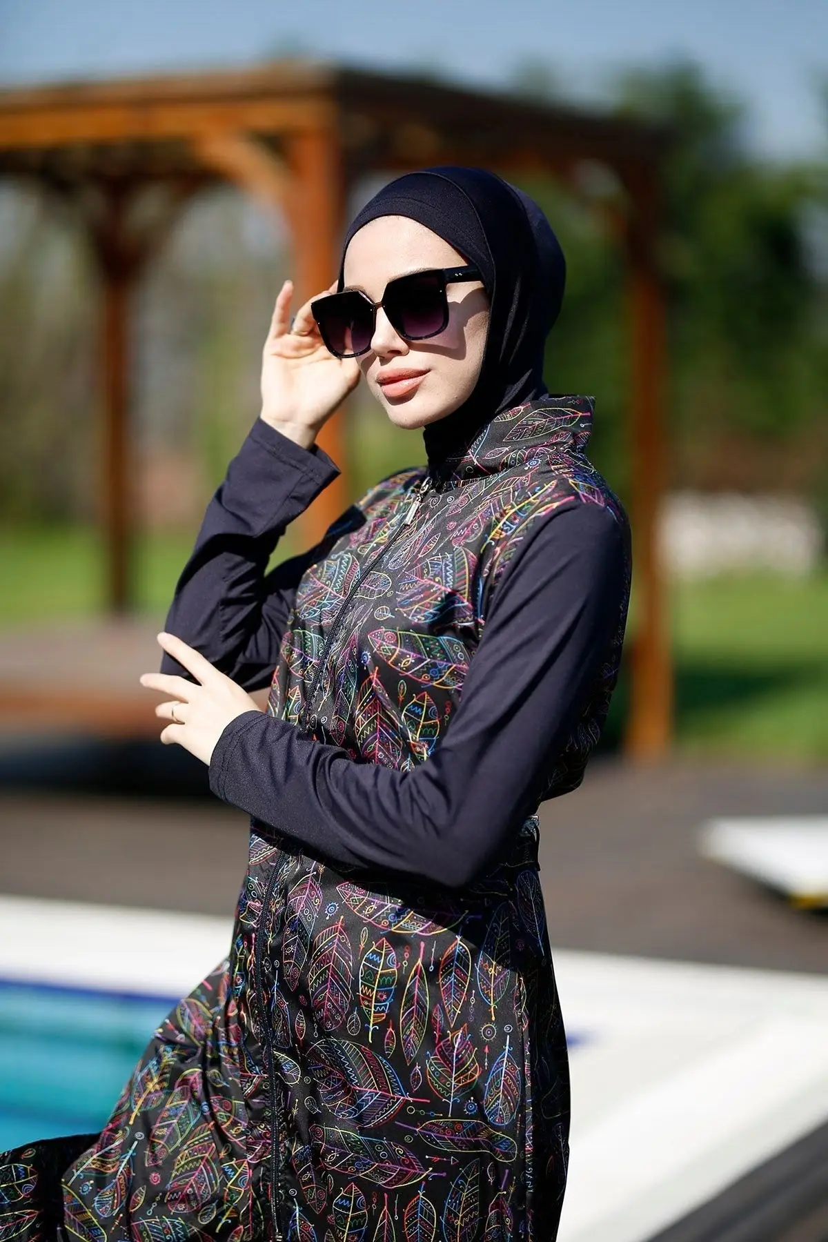 

Women's Black Leaf Patterned Long Sleeve Swimsuit