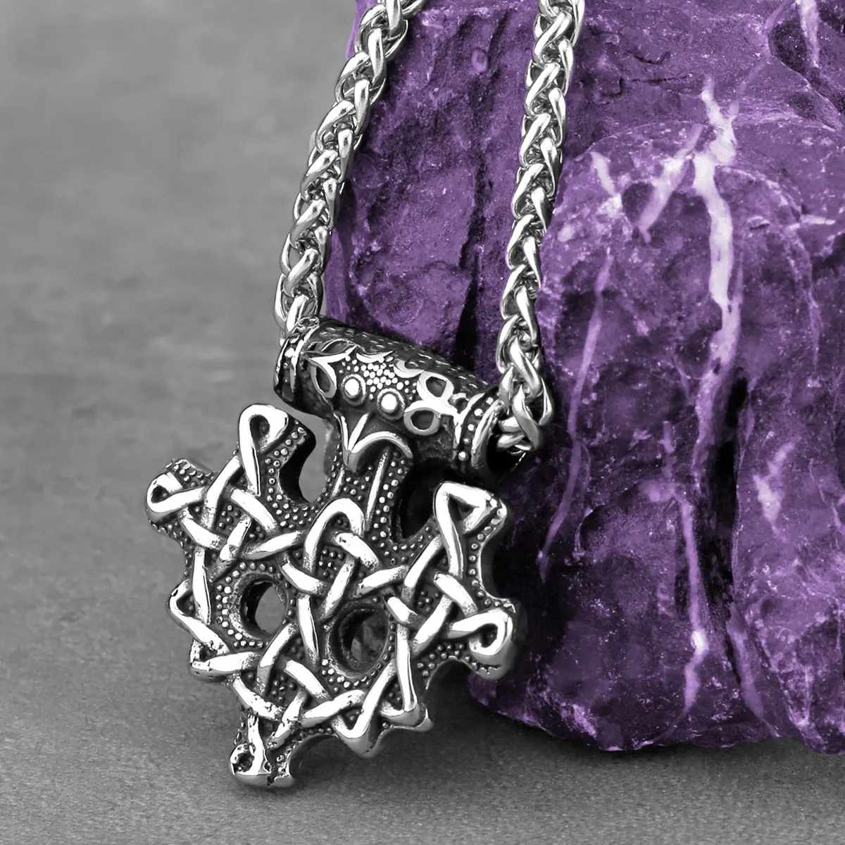 Ожерелье в викинговском стиле