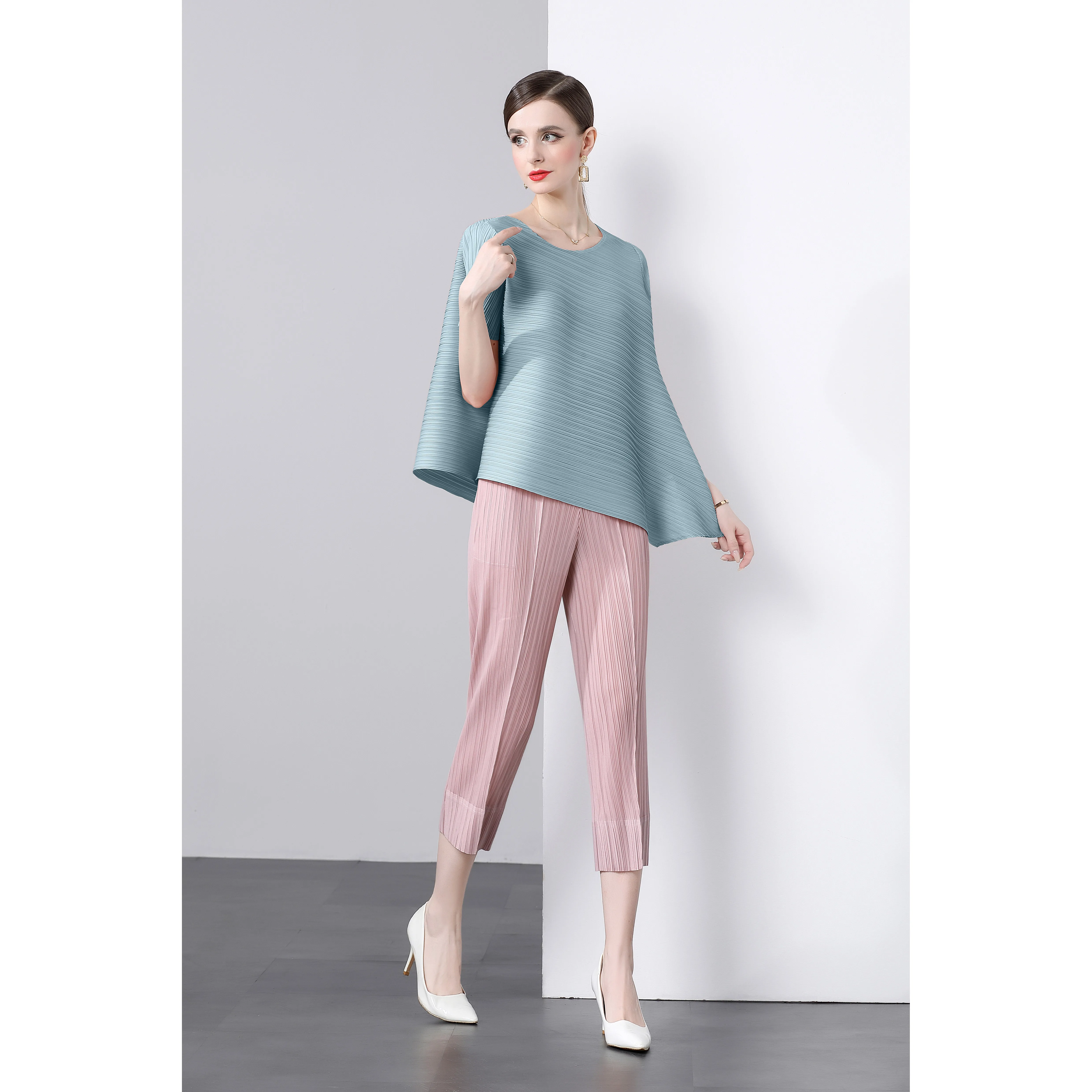 Летняя модель 2024 однотонный Повседневный универсальный топ миаке с эффектом