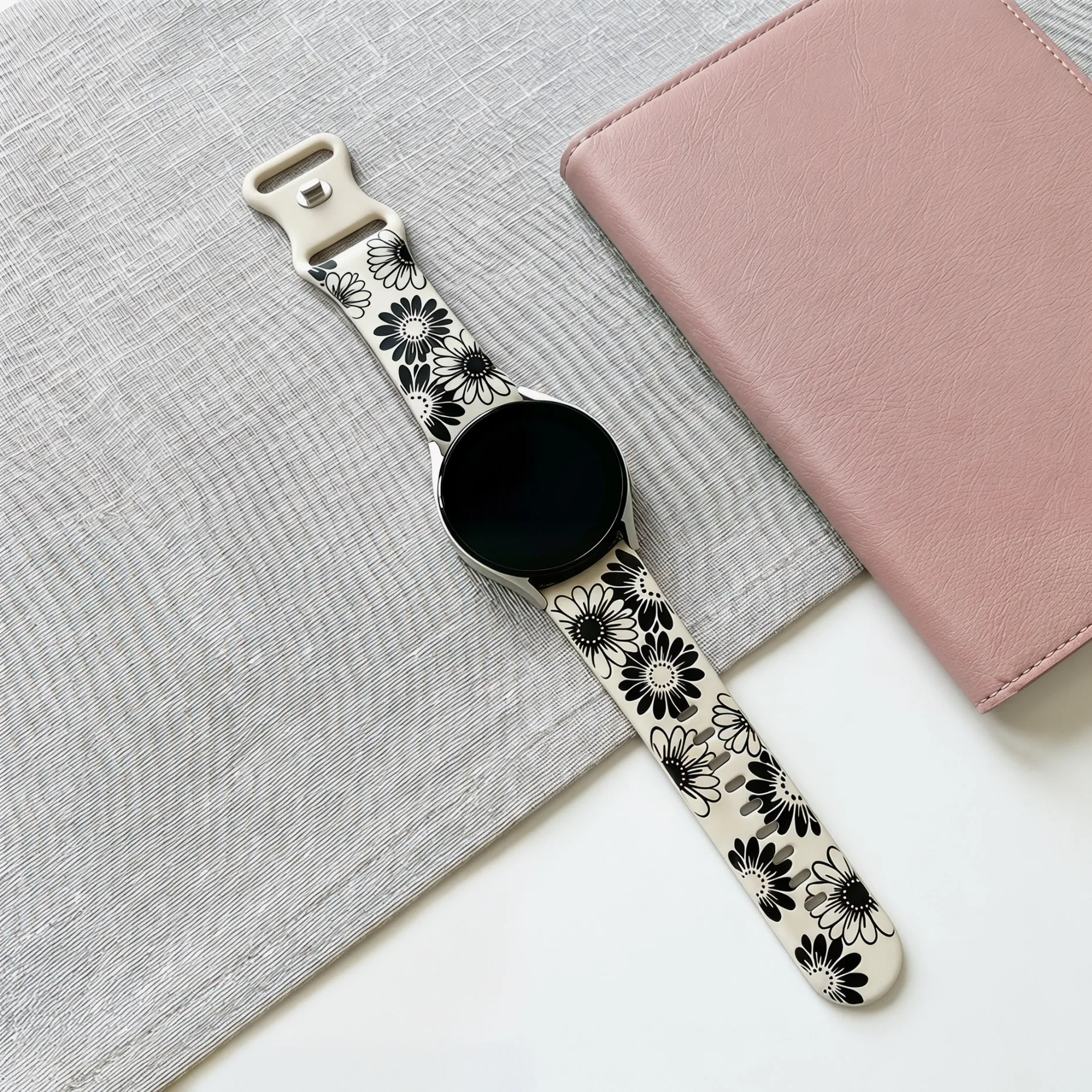 Фото Ремешок 20 мм для Samsung Galaxy Watch 7/5/4/6 40/44 мм, силиконовый браслет с гравировкой, ремешок для Galaxy Watch FE 5 Pro 4/6 Classic №2