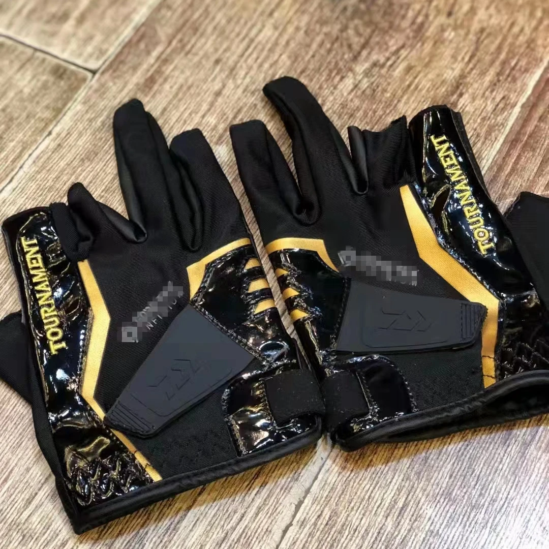 Daiwa Anti Slip Leather Fishing Gloves Three Finger Cut UV Protection Kayaking Gloves Outdoor Sports Camping Hiking Fishing Wear