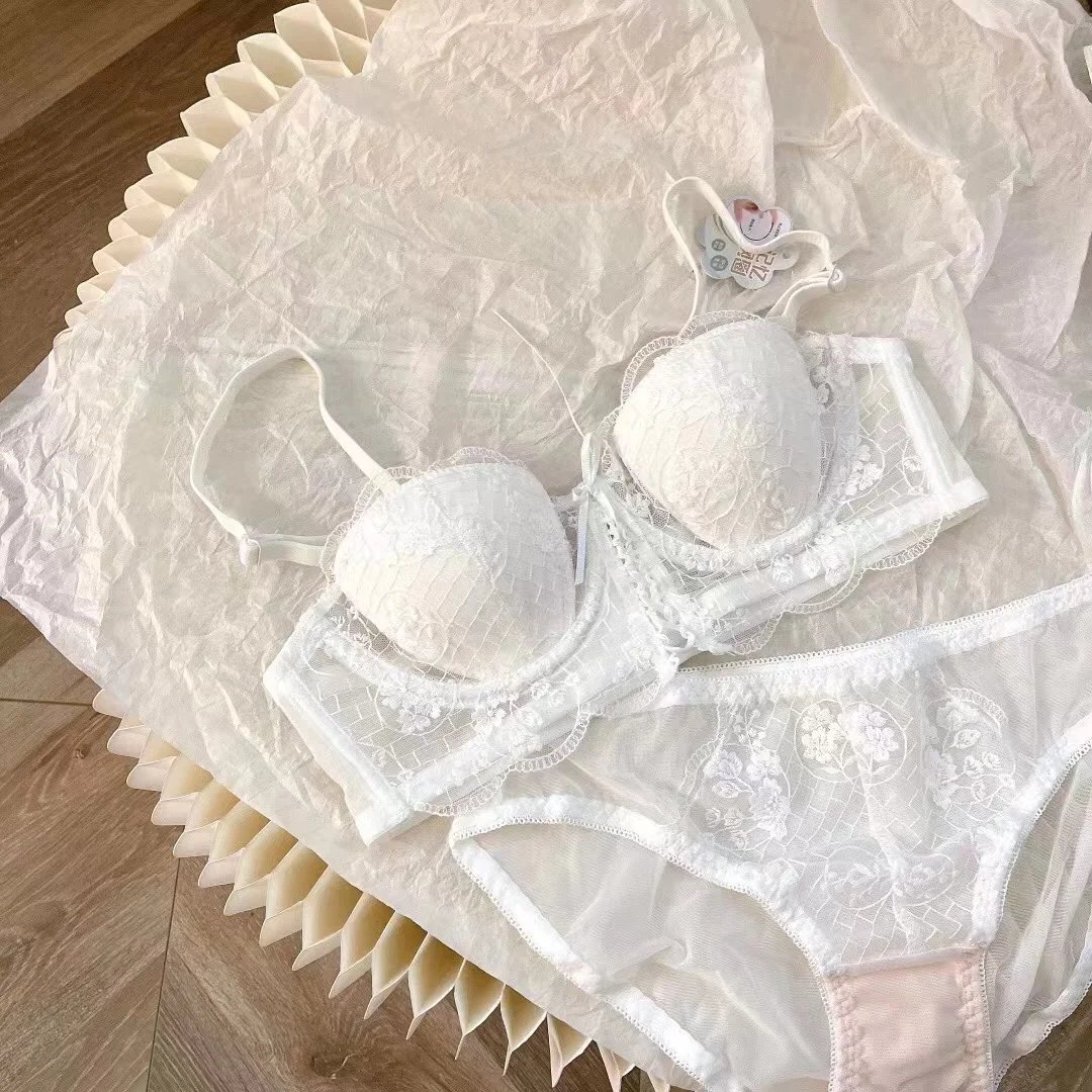 

Sexy brassiere set large size half cup small embroidery lace bra underwear soft steel ring light bralette gather bra and panty