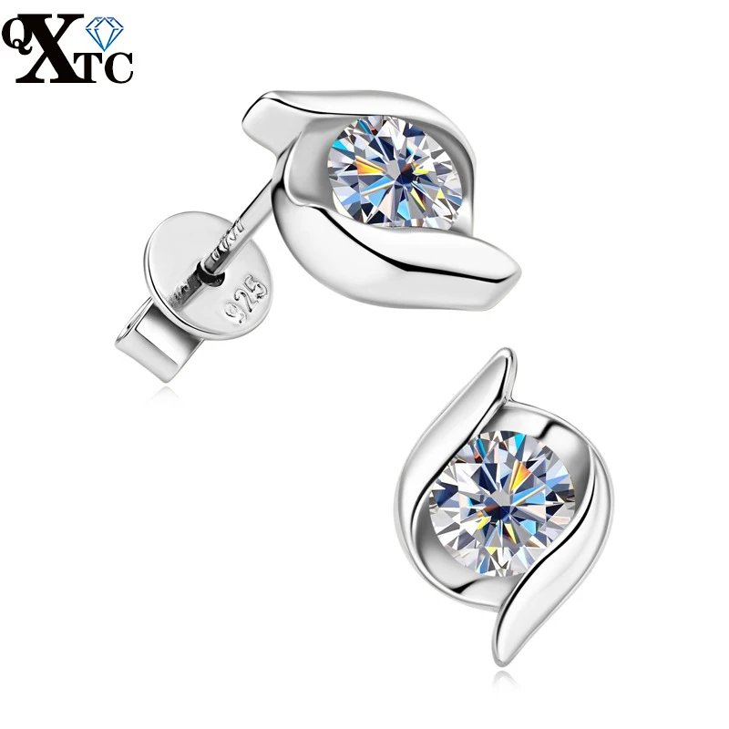 

QXTC Moissanite Earrings for Women 925 Silver Diamond Round Trend Stud Earring Valentines Day Earrings Gift Fine Jewelry