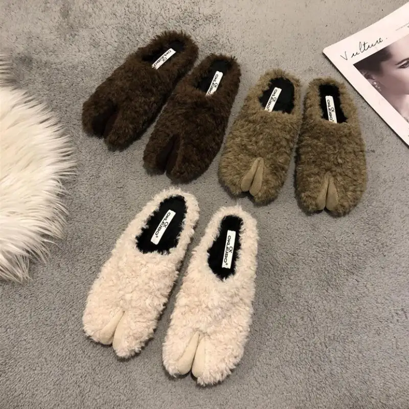 

NEW Winter Fashion Hairy Tabi Ninja Slippers Women's Warm Plush Flats Outdoor Cotton Slides Slip On Mules Split Toe Shoes Mujer