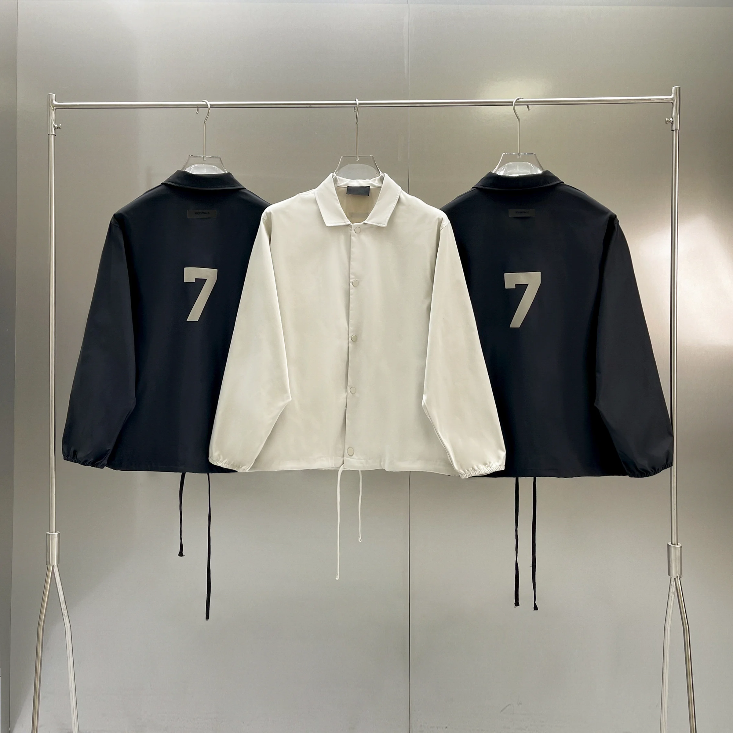 Рисунок 2 - Куртка унисекс оверсайз из нейлона