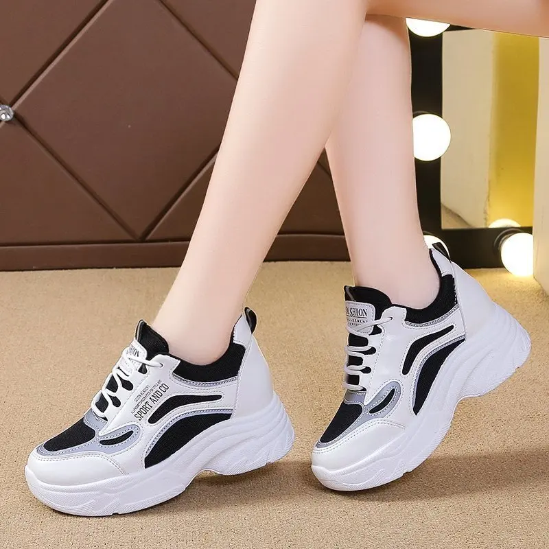 

2022 White New Running Shoes Women's Fashion Casual Thick Bottom Heightening Women's Shoes Thin Mesh Mesh Breathable Sneakers