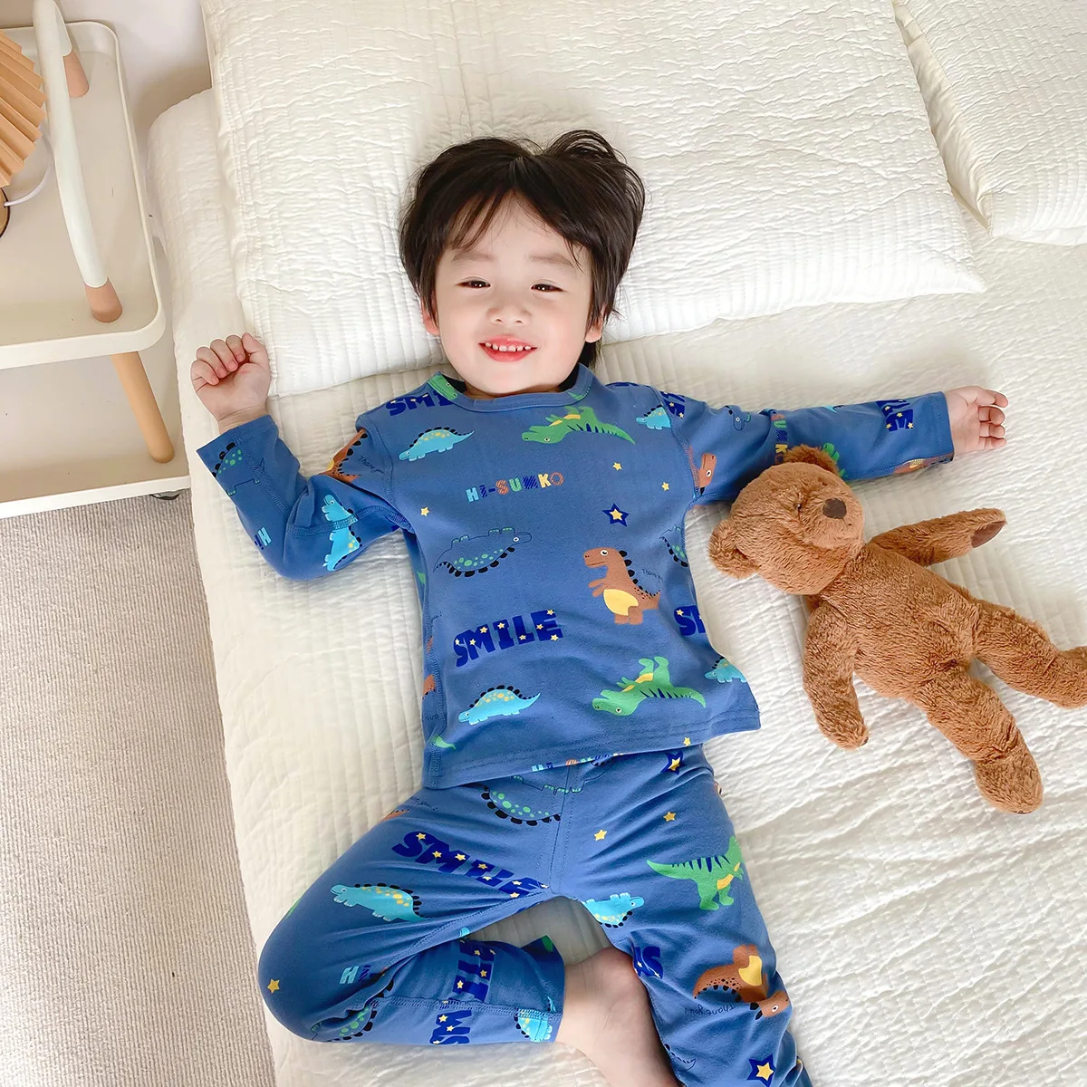 

Пижамный комплект детский с динозавром, на возраст 2-10 лет