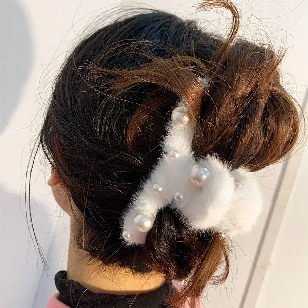 

Winter Headwear Vintage All-match Pearl Grasp Clip Plush Hair Claw Female Hair Accessories Korean Style Hair Clip