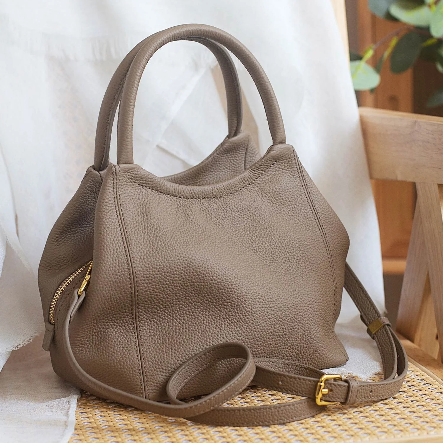 

2023 New Light Luxury Premium Feel Cowhide Women's Handbag 2023 New Personalized Fashion One Shoulder Crossbody Bag For Women