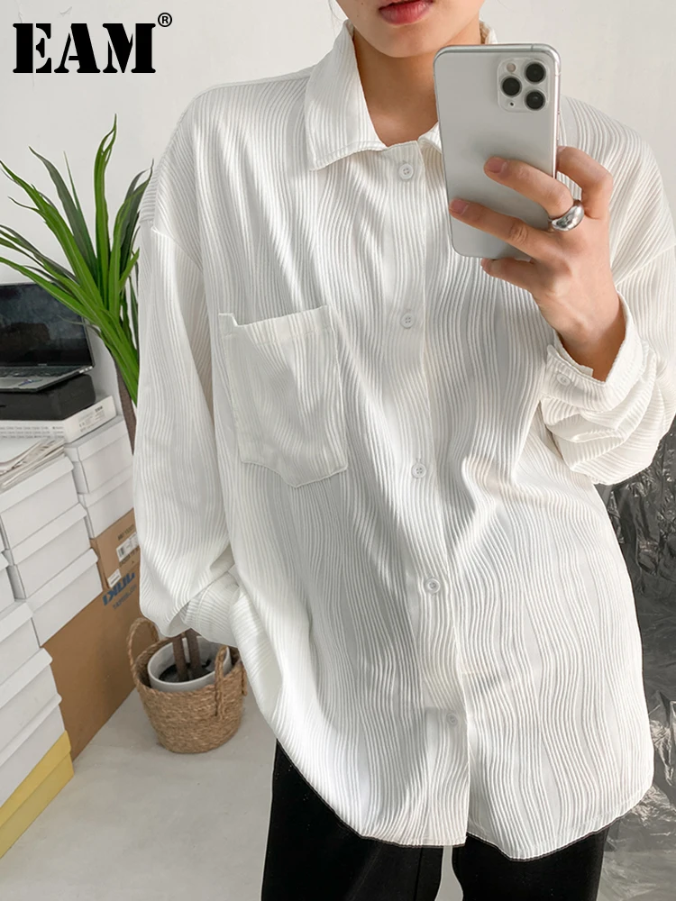 

[EAM] Women Beige Big Size Pleated Casual Blouse New Lapel Long Sleeve Loose Fit Shirt Fashion Tide Spring Autumn 2023 1DF7029