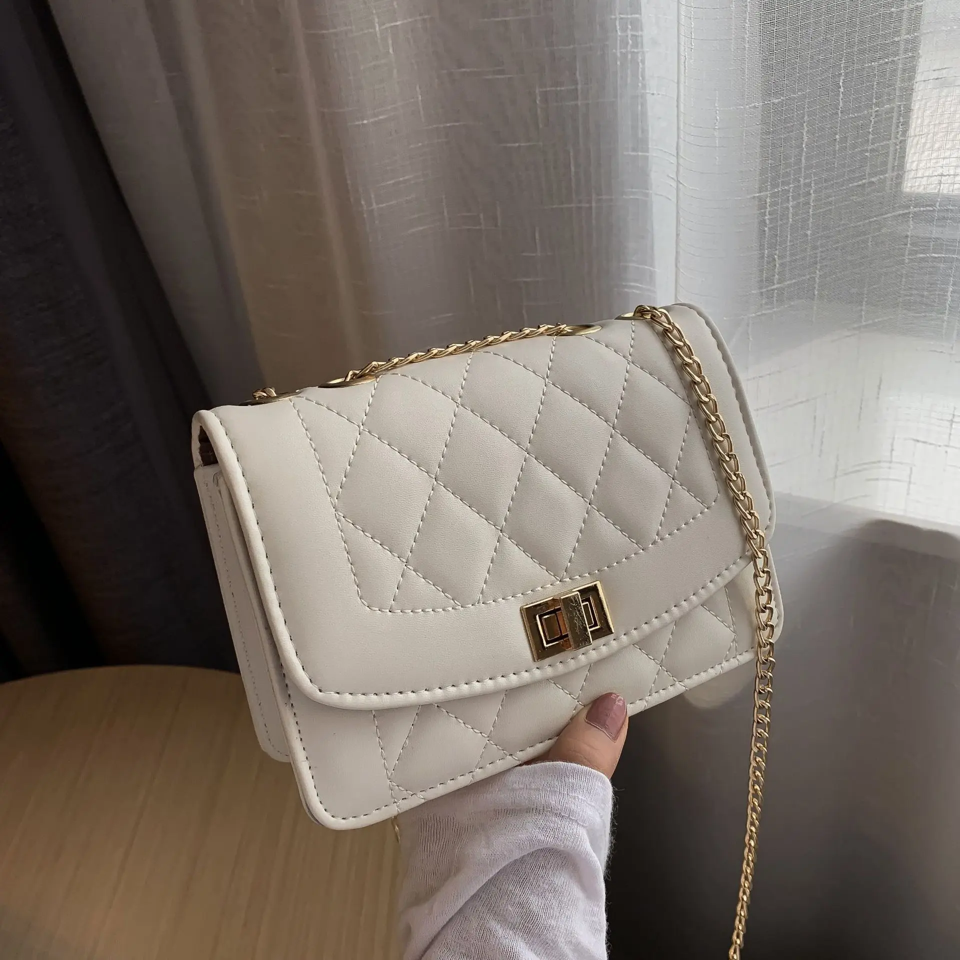

New Style Chain Ladies Shoulder Crossbody Embroidered Line Rhombus Simple Small Square Bag