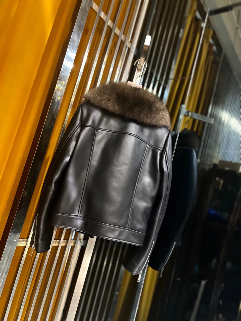 Autumn Winter Brand New Designer Women's High Quality Fox Fur Collar Lambskin Leather Coat B750