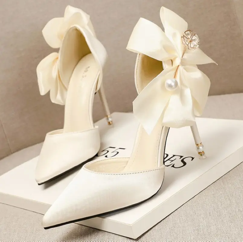 

2022 Korean fashion pointed satin high heels bow sexy pearl sandals stiletto shallow mouth wedding shoes