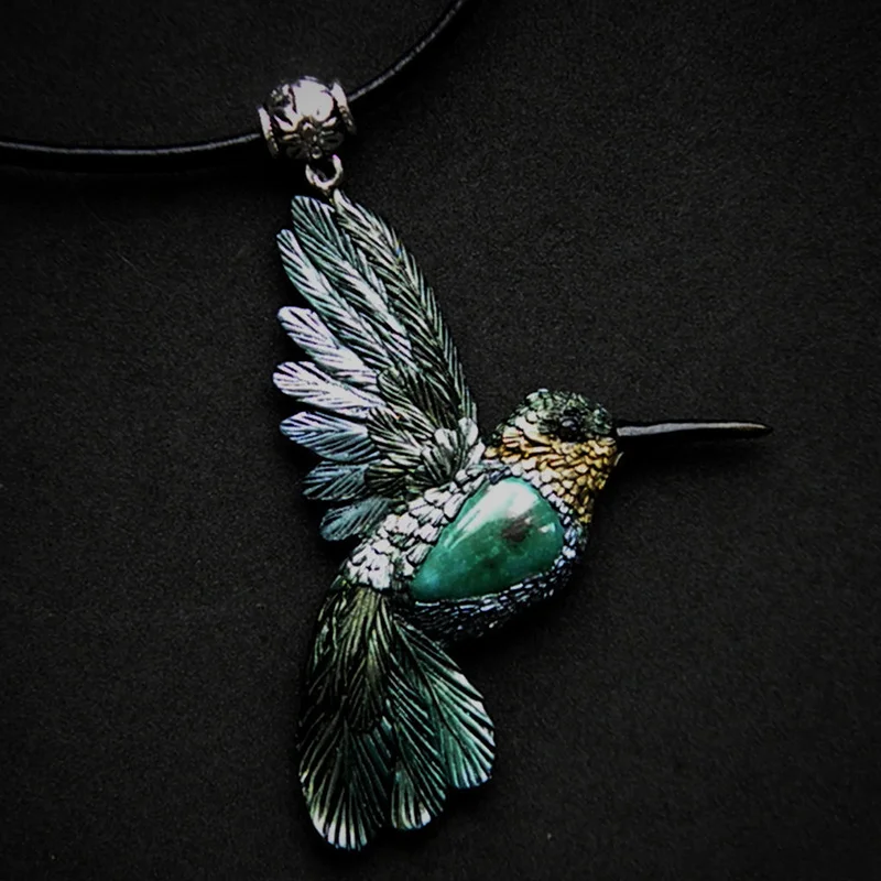 

Vintage Blue Yellow Gradient Hummingbird Pendant Necklace Green Enamel Bird Pendant Women's Jewelry
