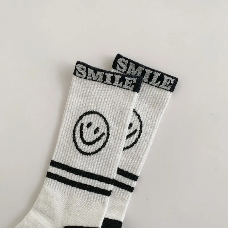 Fashion Trend Cotton Sports Socks 5 Pairs for Women Simple Hip Hop High Quality Cotton Letter Cartoon Black White Sock Lots