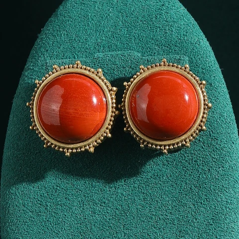 Серьги-гвоздики LOVE GREEN LIVE GREEN с кораллом