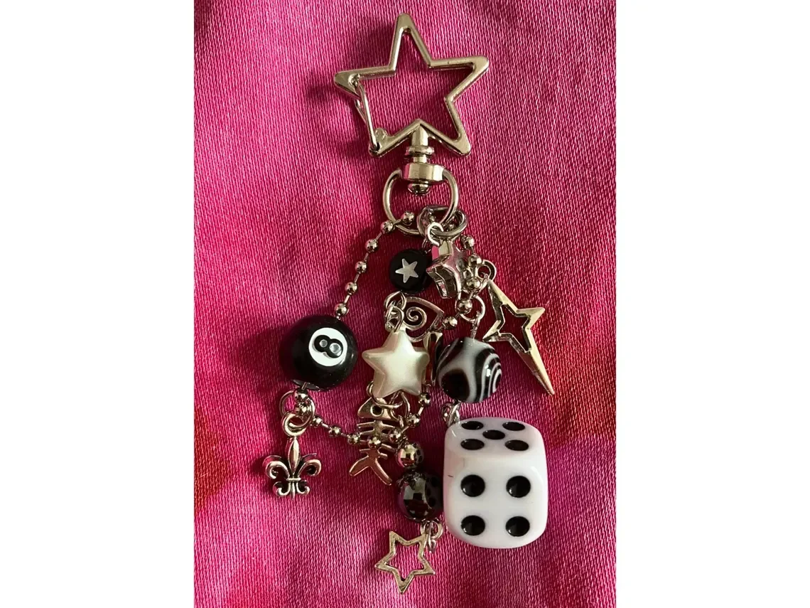 Брелок ручной работы в стиле рок-звезда гранж авангардный брелок с черно-белыми