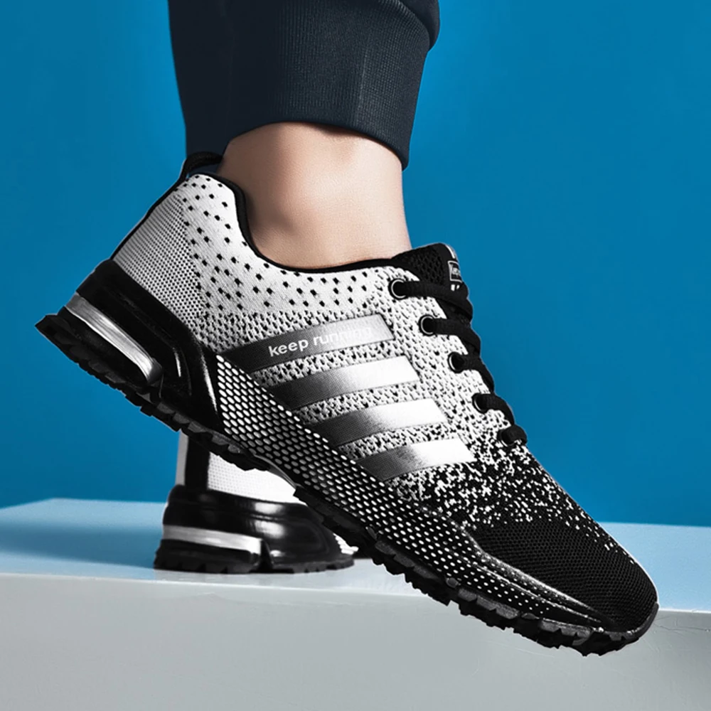 New Professional Running Shoes for Men Anti-slip Sports Shoes Lightweight Sneakers Women Athletic Training Jogging Footwear